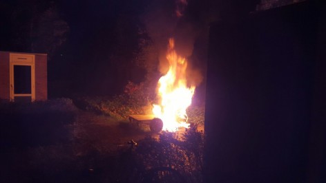 Jasmijnhof brand vuur bakfiets