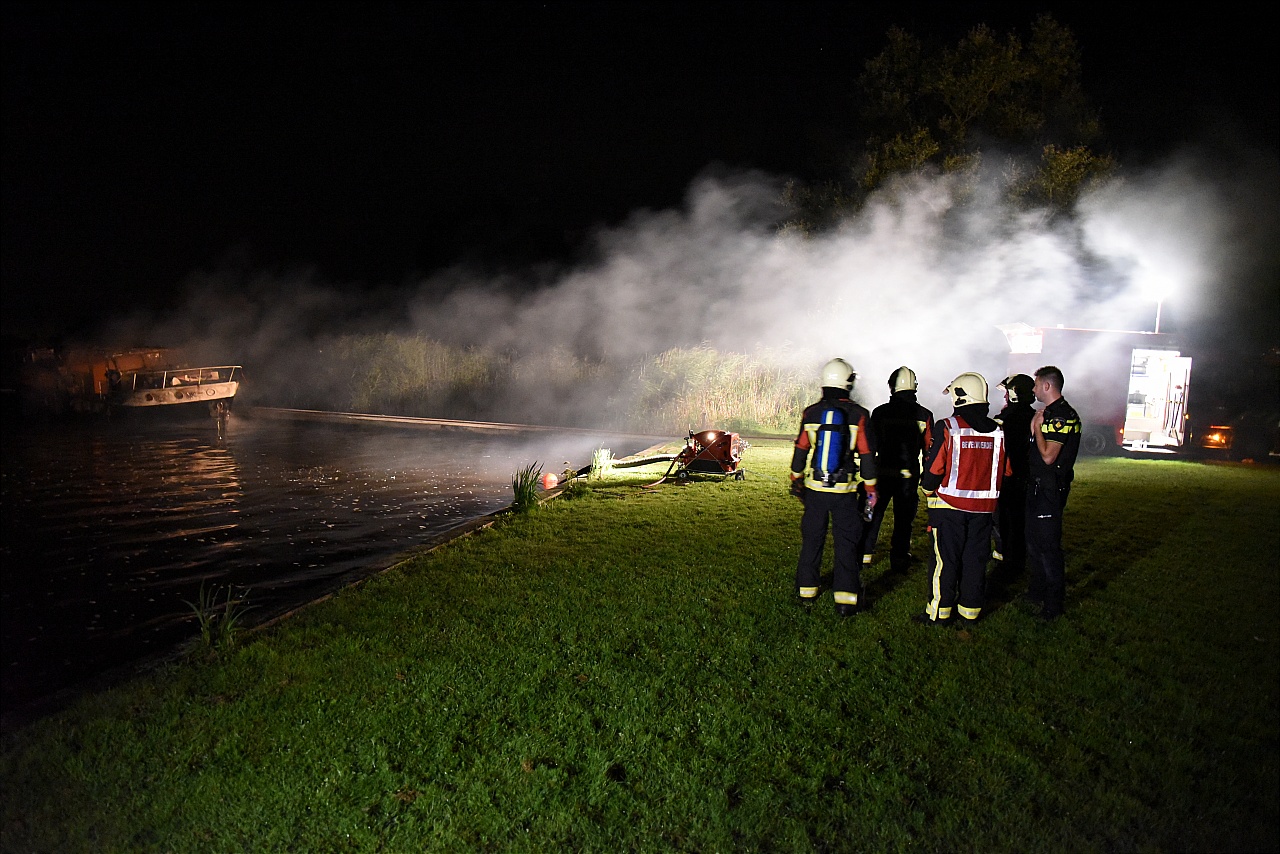 Afgelopen nacht mogelijk brandstichting in boot Midlaren
